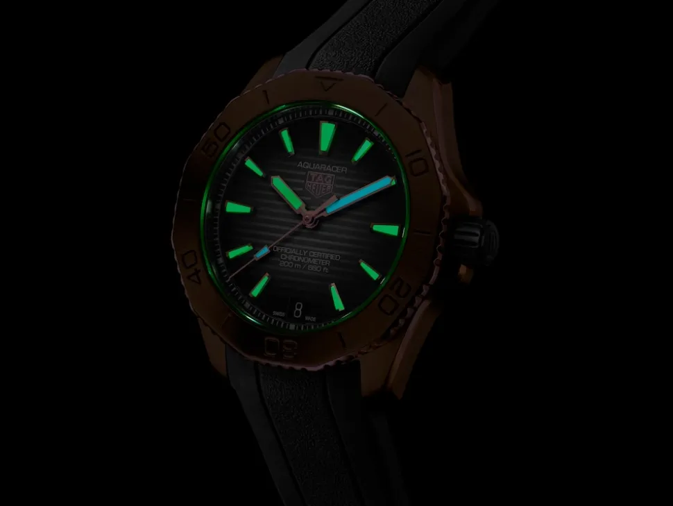 New TAG Heuer Aquaracer Professional 200 Date
